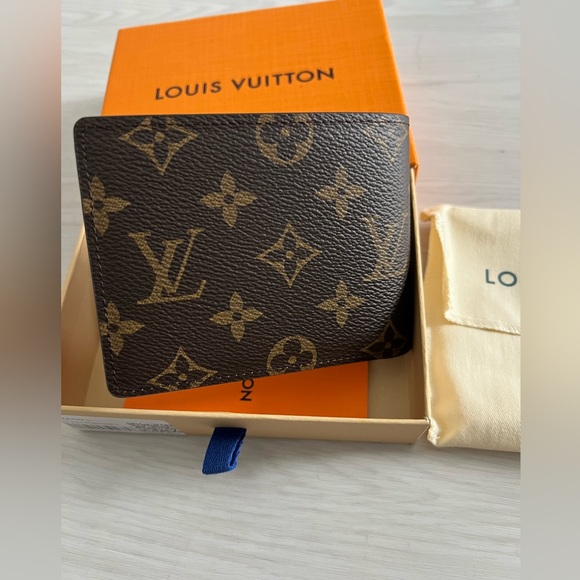 LV wallet brand new - Picture 1 of 5